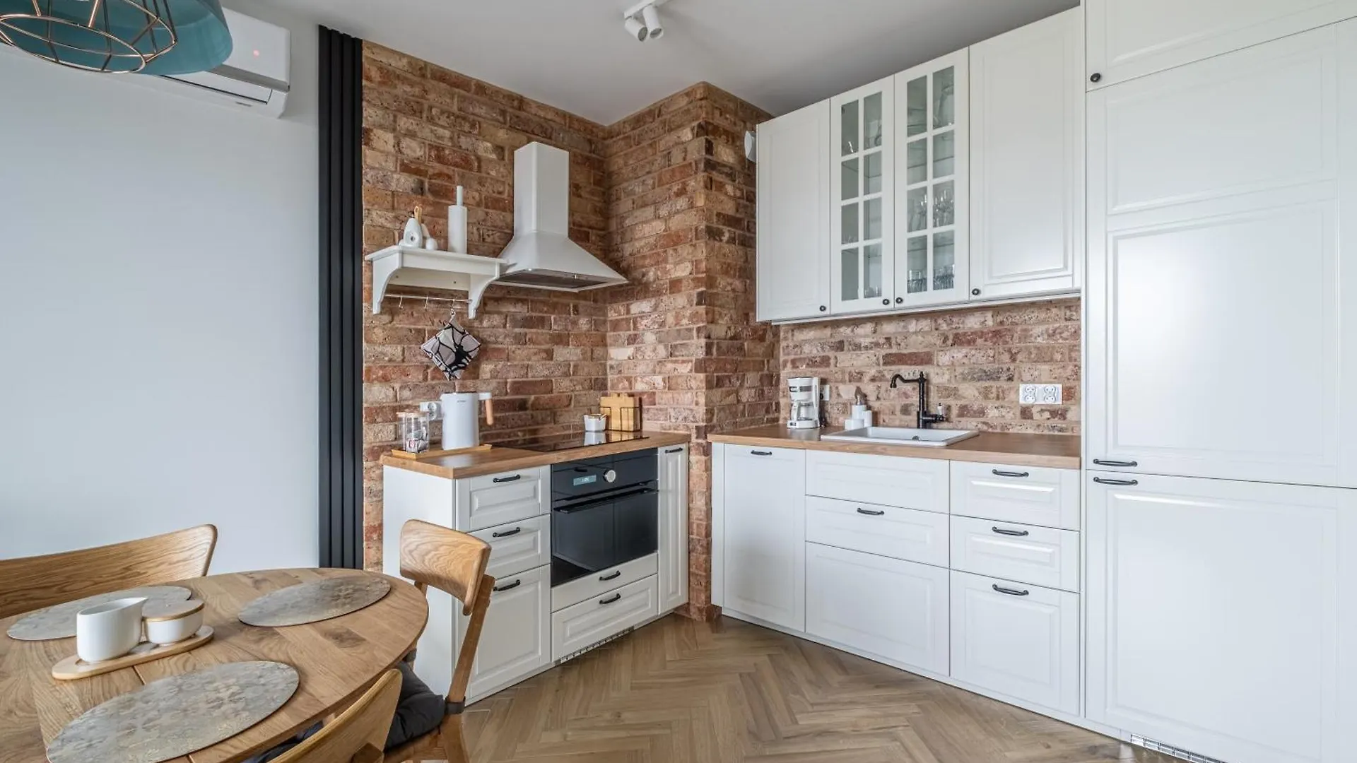 100Cznia Apartments Gdansk Poland